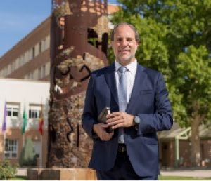 Lee más sobre el artículo Entrevista – Rector de la Universidad de Jaén, D. Nicolás Ruíz Reyes